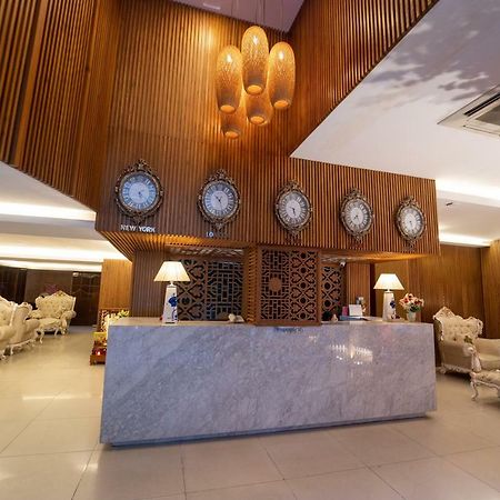 The White Hotel 8A Thai Van Lung Cidade de Ho Chi Minh Exterior foto