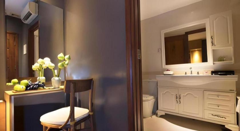 The White Hotel 8A Thai Van Lung Cidade de Ho Chi Minh Exterior foto